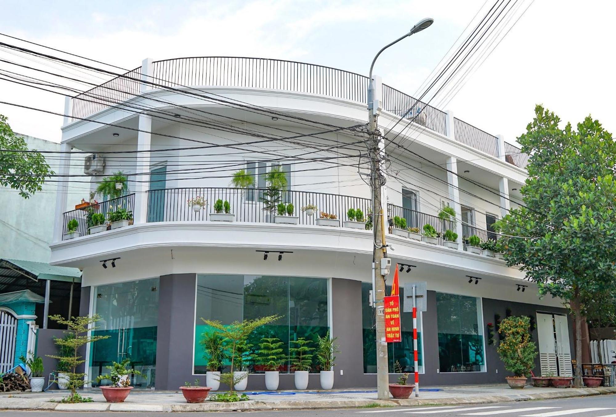 Local White House - Ecofriendly Homestay Da Nang Exterior photo